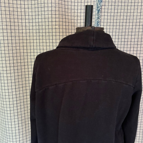 Black Rolled Collar Pull Over Cropped Sweatshirt By Athleta size M - Picture 8 of 8